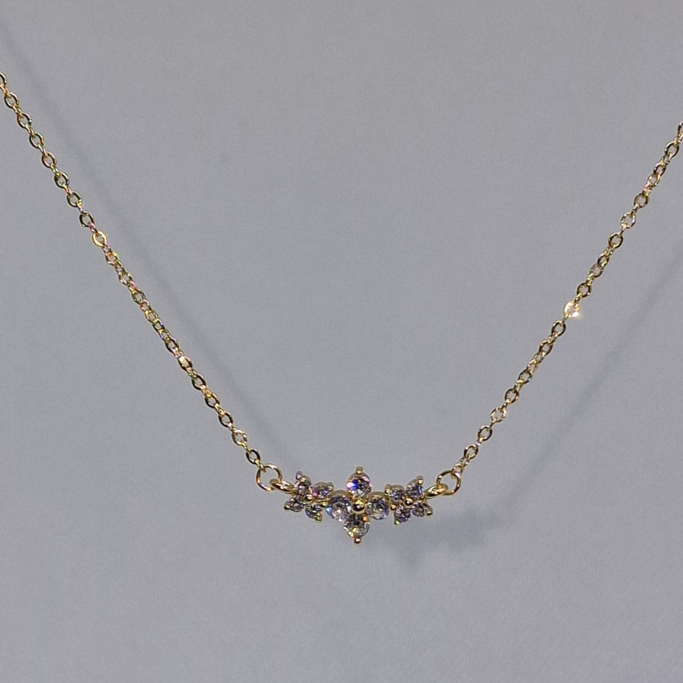 Floral Necklace 18k gold